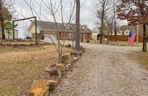 Royal House | Tranquil, 3BR, entertaining, Mountain Home