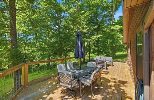 Sevierville Cabin | Tranquil Cabin W Hot Tub・Boat/Motorcycle Parking