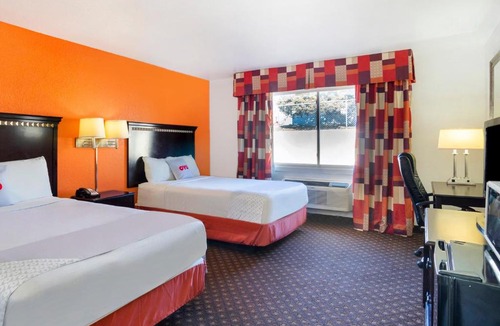 Dodge City Hotel | Travelodge by Wyndham Dodge City KS