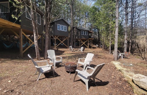 Elba Cabin | Treehouse Cabin in the Bluff Woodlands South