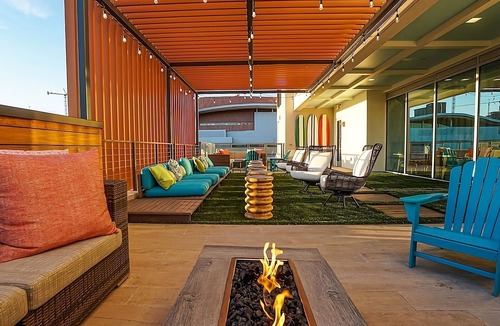 Sobro House | Trip to Nashville! 3 Huge Suites, Outdoor Pool, Quick Drive to Ryman Auditorium!