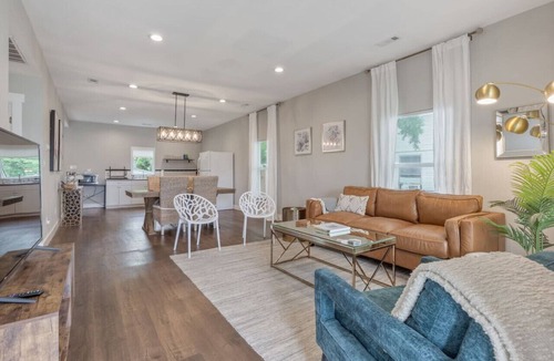 Tulsa House | Tulsa Boho Bungalow | King Bed Near Dtwn EXPO TU