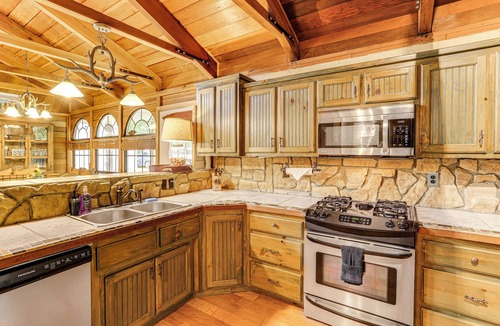 Tumbling Shoals Cabin | Tumbling Shoals Cabin < 1 Mi to Beaches & Boating!