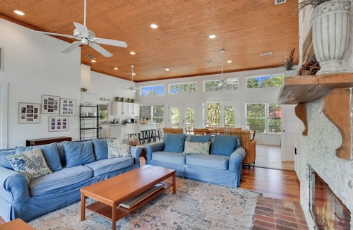 Saint Simons Island House | Ultimate Multi-Family Beach House! 6 bed/3 bath!