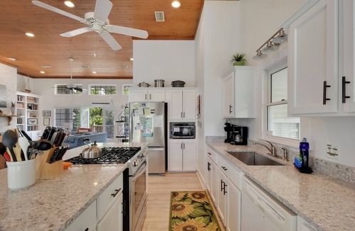 Saint Simons Island House | Ultimate Multi-Family Beach House! 6 bed/3 bath!