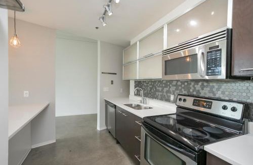 East Nashville House | Unfurnished Condo Amazing Layout w Balcony & Storage 30 day minimum