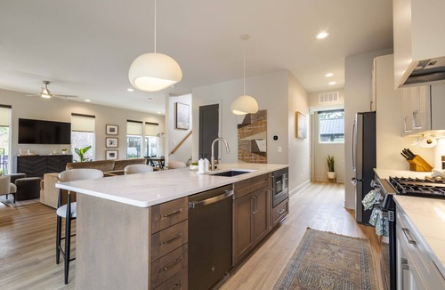 Historic Edgefield House | Unit 9 I Experience Noa Nashville | 4BR Luxury Retreat + Resort Pool