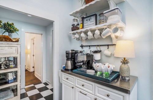 San Jacinto Cottage | Updated Historic Home Walk to Beach- Pet Friendly!