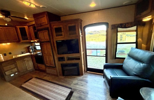 Dorchester House | Upper Iowa river Camper