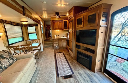 Dorchester House | Upper Iowa river Camper