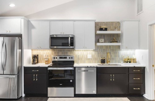 Greenwood Apartment | Vibrant Neon Condo Near Restaurants, Coffee & Bars