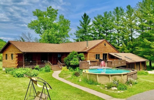 Lansing Cabin | Village Creek Lodge 7 BR Cabin w/Hot Tub & Pool