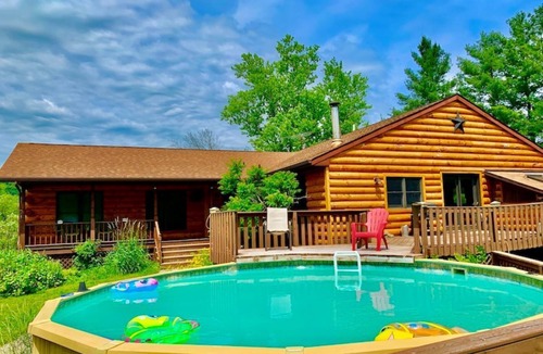 Lansing Cabin | Village Creek Lodge - w/ hot tub