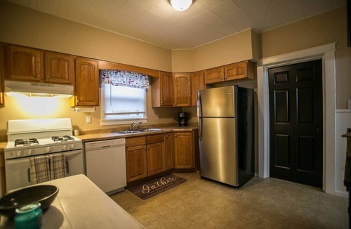 Springfield House | Vintage On Vine - Central 1940's Charming Bungalow