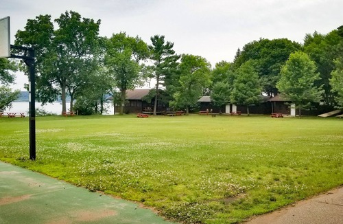 Pepin County Cabin | Wake up to views of Lake Pepin & enjoy beachfront access + waterfront amenities