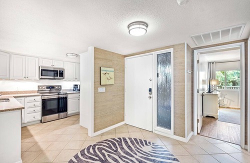 Sea Pines Condo | Walk to Beach Club! Open Plan, Renovated Baths, Pet Friendly & No Carpet!