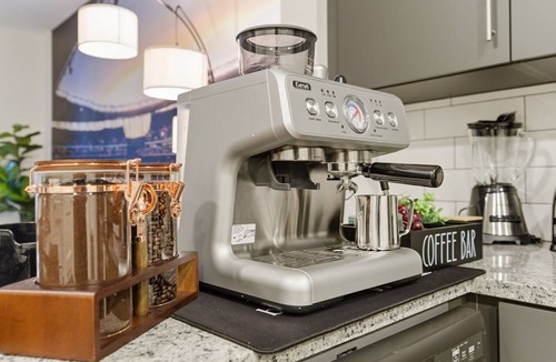 Downtown St. Louis Apartment | Walk to Busch and Free Parking Downtown