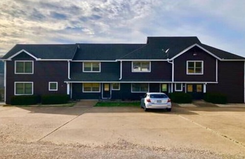 Holiday Island House | Walk to Lake Access, Marina! Full Kitchen & Patio