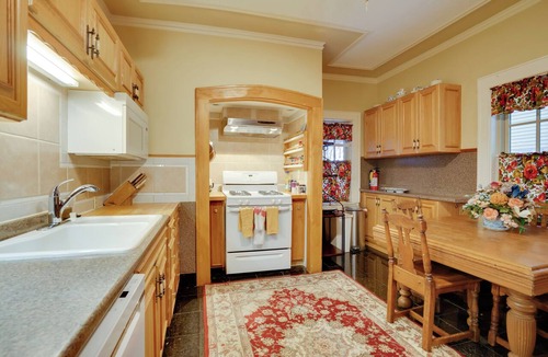 Lowry Hill Apartment | Walk to Minneapolis Sculpture Garden! Elegant Apt