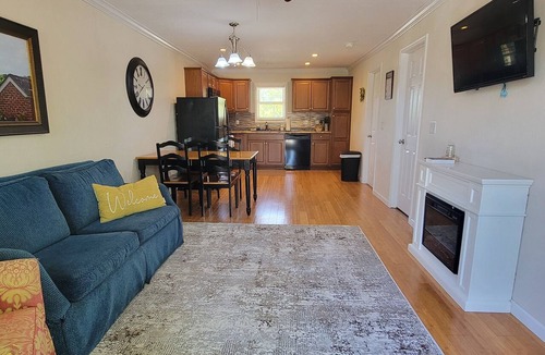 Nauvoo Apartment | Walking Distance to Temple and Downtown Nauvoo! Family Size Apt. W/Full Kitchen