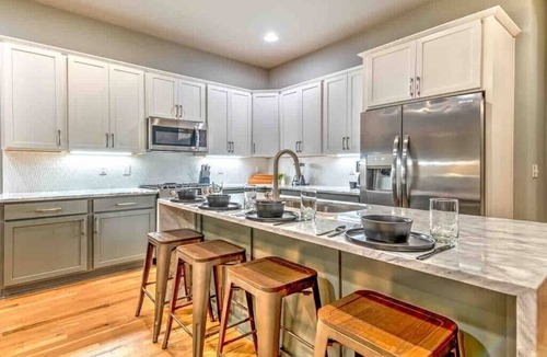 Haynes Area House | Wallen World-Lux Home w/14 Beds! Game Room/Rooftop
