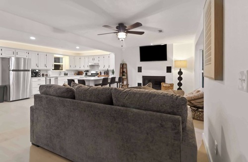 Springdale House | War Eagle Haven - Lake View and Access