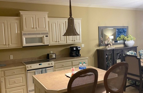 Lake Hamilton Condo | Waterfront Ground level condo on Lake Hamilton