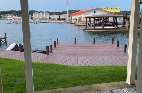 Lake Hamilton Condo | Waterfront Ground level condo on Lake Hamilton