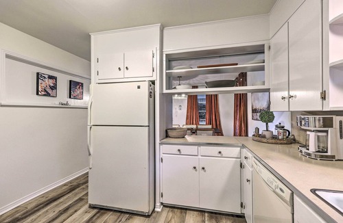 Lakeland House | Waterfront Home w/Dock < 3 Mi to Oaklawn Racing!