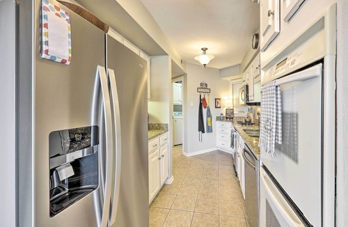 Lake Hamilton Condo | Waterfront Hot Springs Condo: Pool, Hot Tub Access
