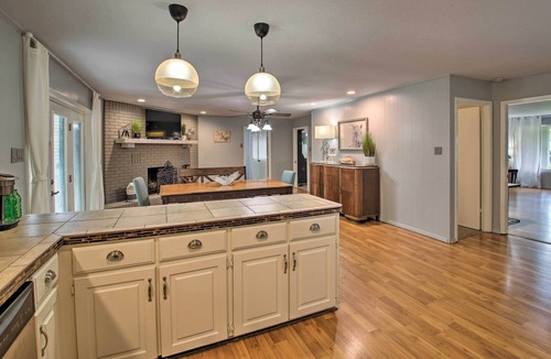Lakeland House | Waterfront Retreat w/Boat Dock in Hot Springs!