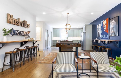 Historic Waverly Apartment | Waverly by AvantStay | Nashville-Inspired Townhome w/ Luxury Kitchen, Pool Table