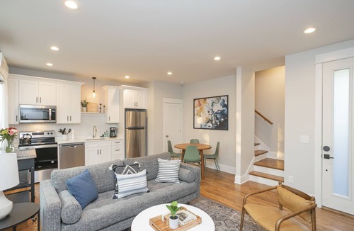 South Nashville House | WeHo 3 Story Townhome 3 of 4 w/Balcony WALKABLE! 8 mins drive to BRDWY!