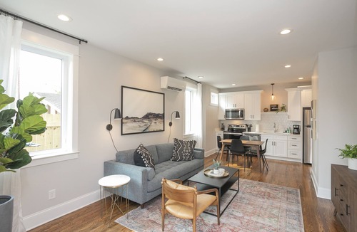 South Nashville House | WeHo 3 Story Townhome 4 of 4 w/Rooftop Deck WALKABLE! 8 mins drive to BRDWY!