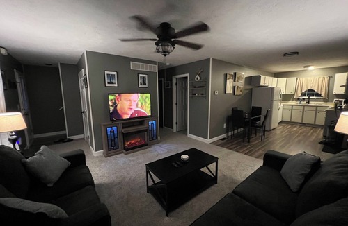 Duke Condo | Welcome to our Comfy Condo, on historic rte 66, 15 min from Ft Leonard Wood.