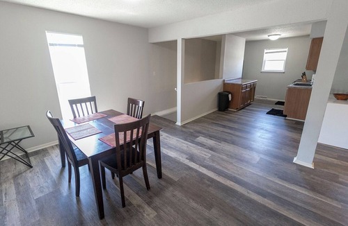Columbia Condo | Welcoming 3 or 4 bed condo, fully furnished with utilities in charming Columbia