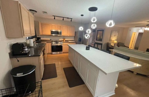 Olive Branch House | Well-Appointed 6-BR House in Tranquil Olive Branch w/Stylish Modern Furniture