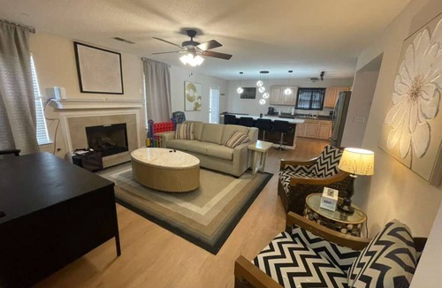Olive Branch House | Well-Appointed 6-BR House in Tranquil Olive Branch w/Stylish Modern Furniture