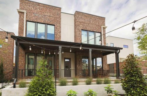 Historic Edgefield House | Wellness Retreat | Sauna, Cold Plunge, Heated Pool