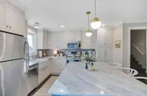 River Mountain House | West LR Mid-Century Modern - Evergreen Housenn