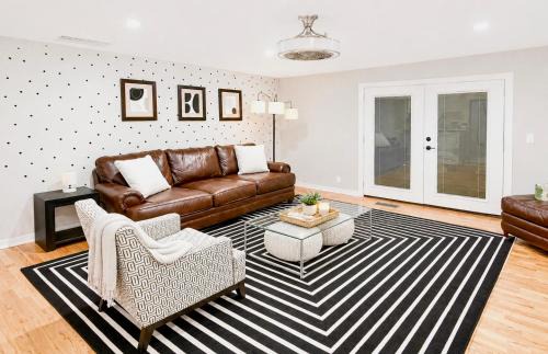 Norman House | Westbrooke Retreat Modern 3BR Minutes to OU-20 min to OKC