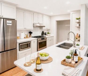 Norman House | Westbrooke Retreat Modern 3BR Minutes to OU-20 min to OKC