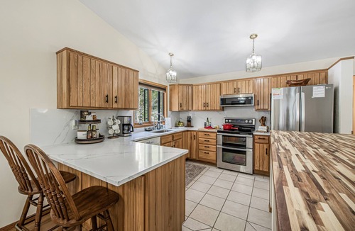 Amherst House | Whispering Pines Oasis 12 ac Scenic Forest Retreat