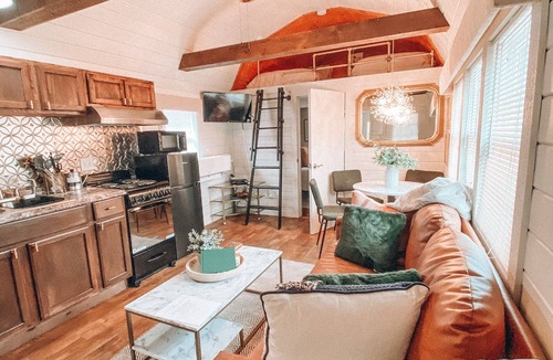 Camden Villa | 😍 Whistling Acres Villa 1, 2 BR Near KY Lake/TN River