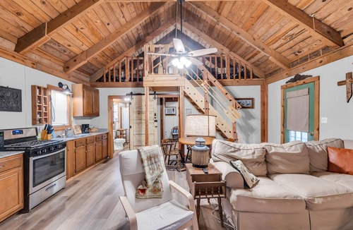 Oxford Cabin | Wildwood Charming Cabin Near Oxford and Sardis Lake!