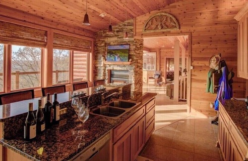 Stitzer House | Winter special. Buy two nights and get a third night free. Ask for details.