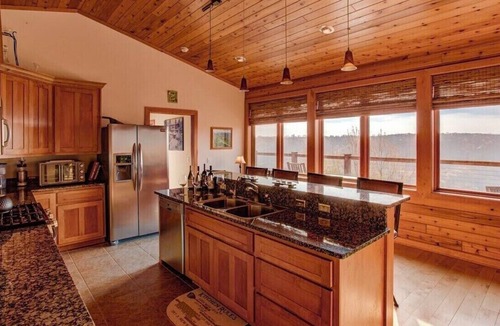 Stitzer House | Winter special. Buy two nights and get a third night free. Ask for details.