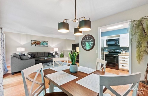 Bella Vista House | WOW! Fully Updated Townhome Close To Trails, BV Country Club/Golf Course & More