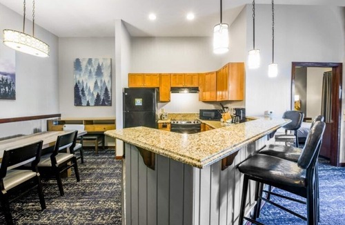 Lake Delton Condo | Wyndham At Glacier Canyon - Baraboo - 2 Bedroom