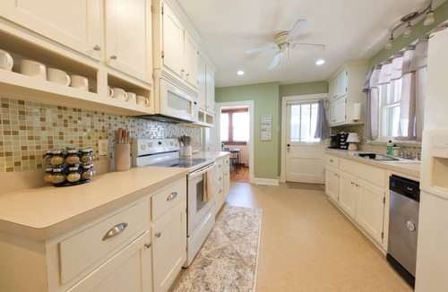 Cahal Street Group House | Your crew can rest well here. 7 beds in 5 bdrms, nice yard, A+ neighbors.